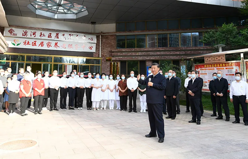 习近平在河北承德考察014.png