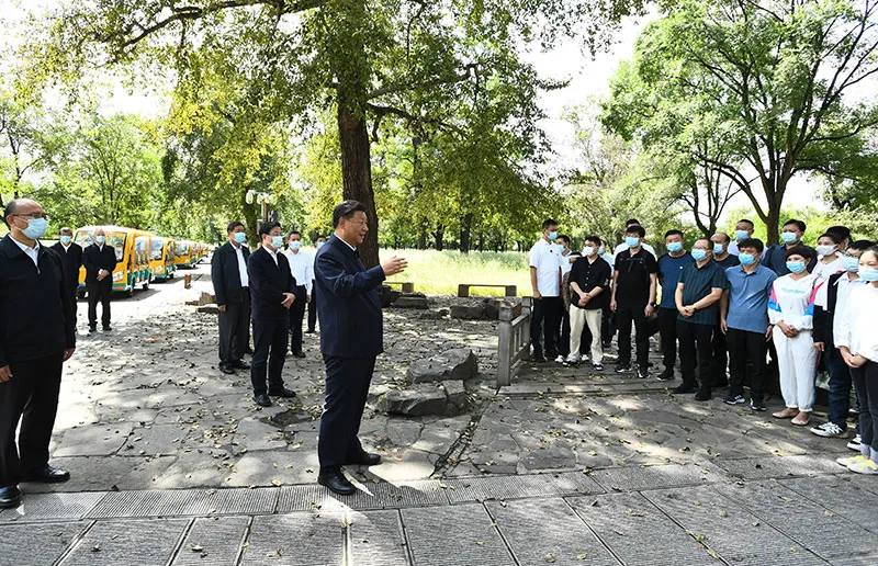 习近平在河北承德考察007.png