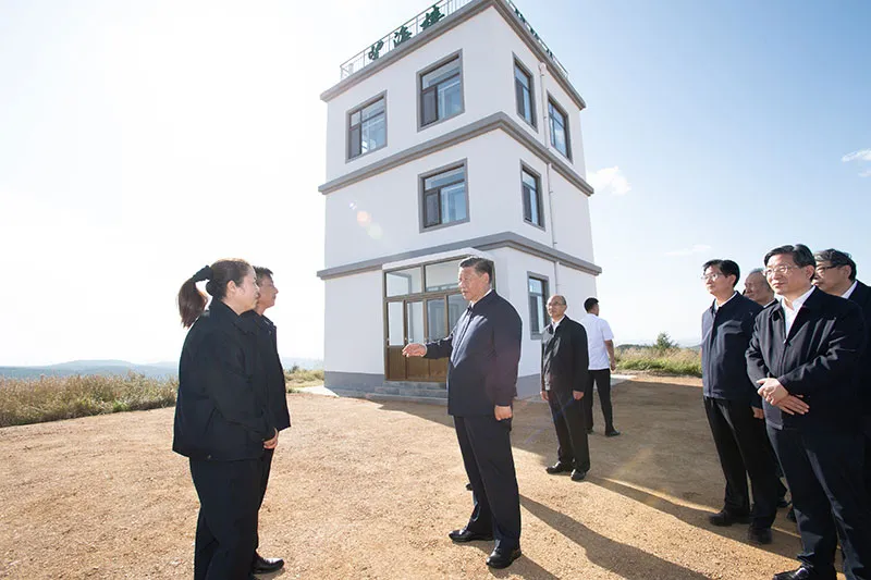 习近平在河北承德考察003.png