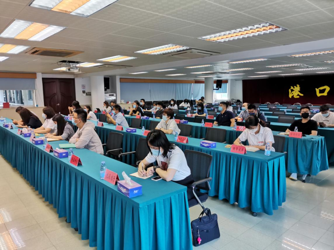 惠企政策宣讲会在港口镇召开002.png