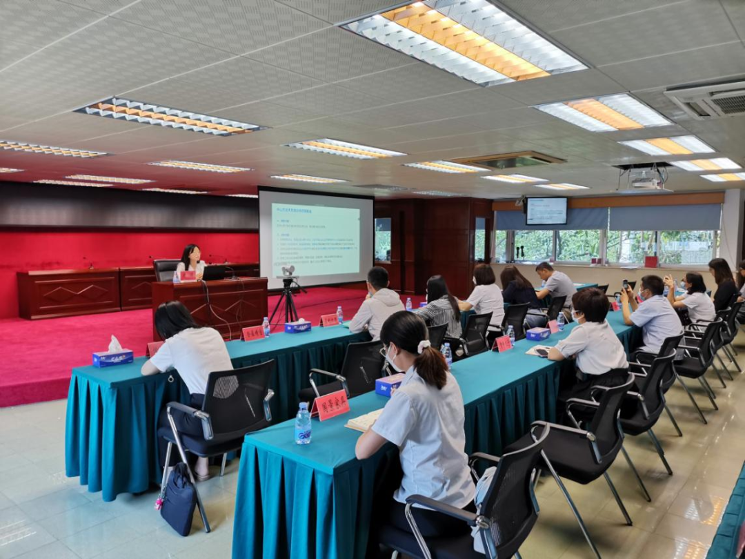 惠企政策宣讲会在港口镇召开001.png