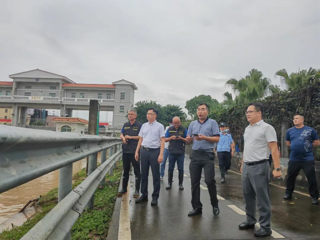 港口镇周密部署防洪防汛工作002.jpeg