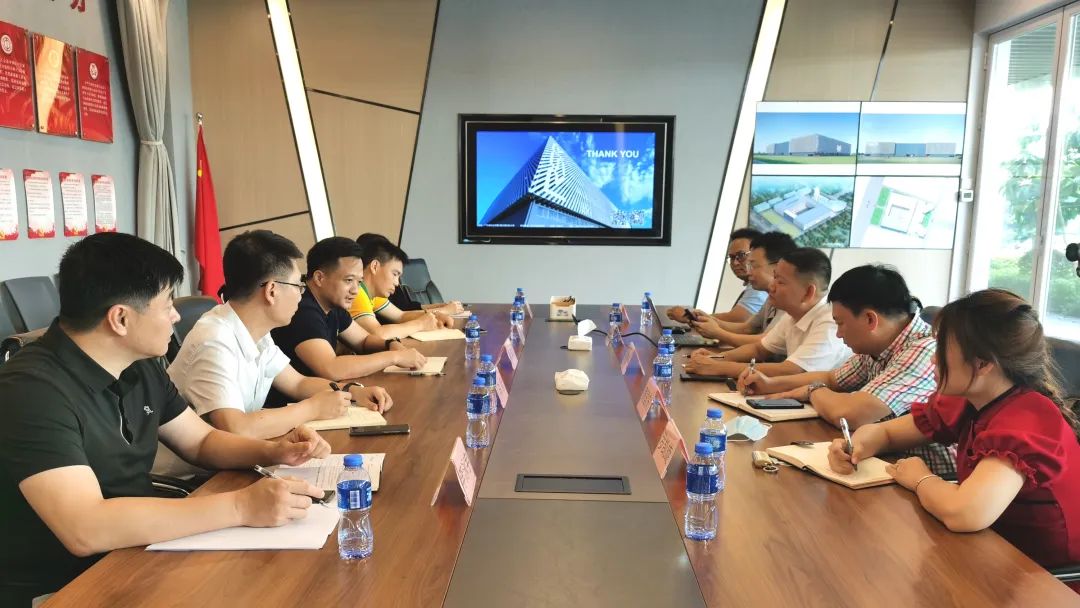 市人力资源和社会保障局党组书记、局长黄学礼带队到我镇企业走访调研001.jpeg