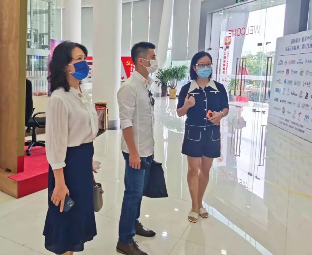 陈江梅到港口镇调研游戏游艺产业.jpeg