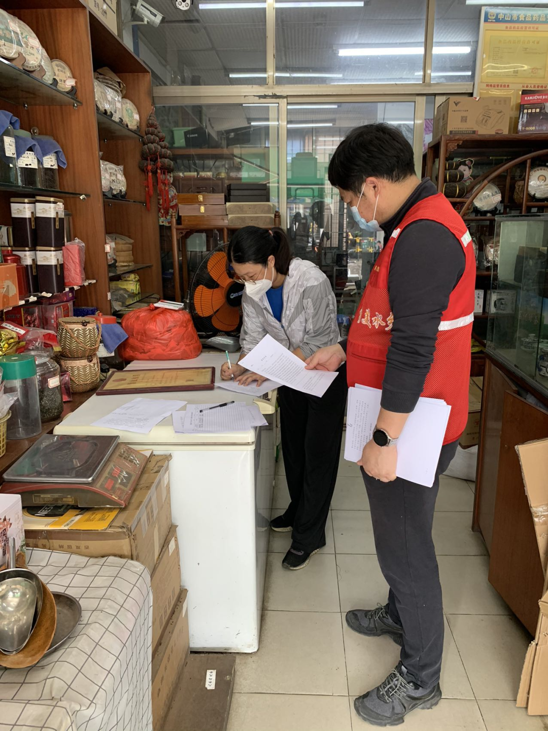 【争创全国文明典范城市】部门联动强管理，港口镇全力整治提升农贸市场环境5.png