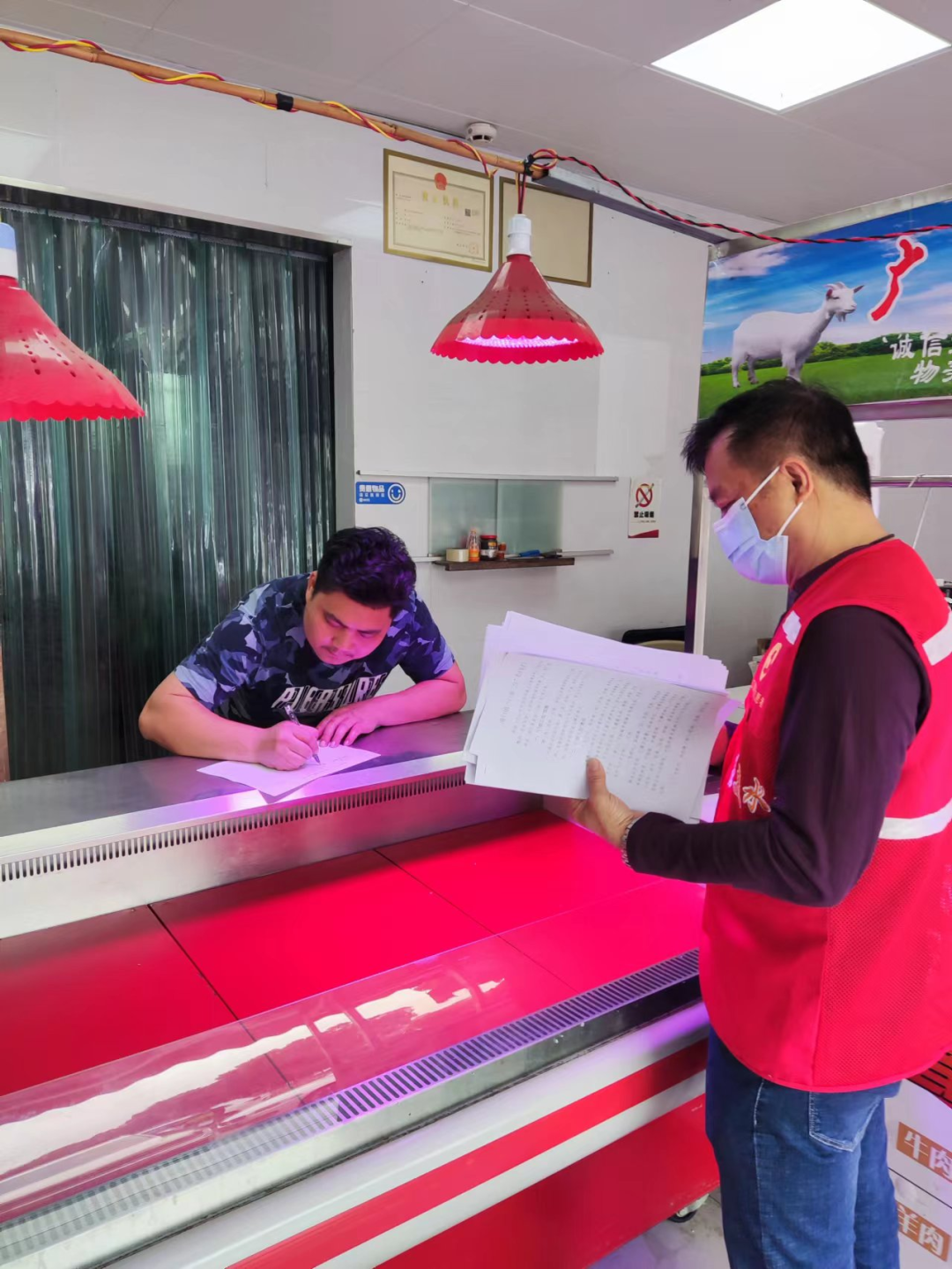 【争创全国文明典范城市】部门联动强管理，港口镇全力整治提升农贸市场环境4.png