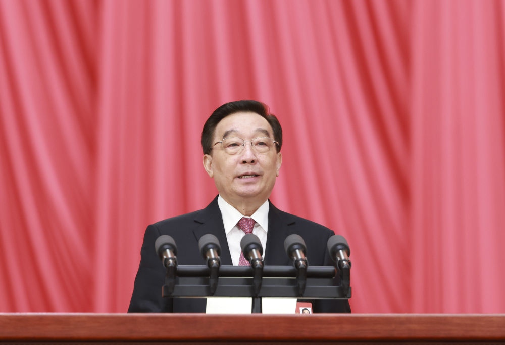 十四届全国人大一次会议在京开幕 习近平等在主席台就座4.jpg