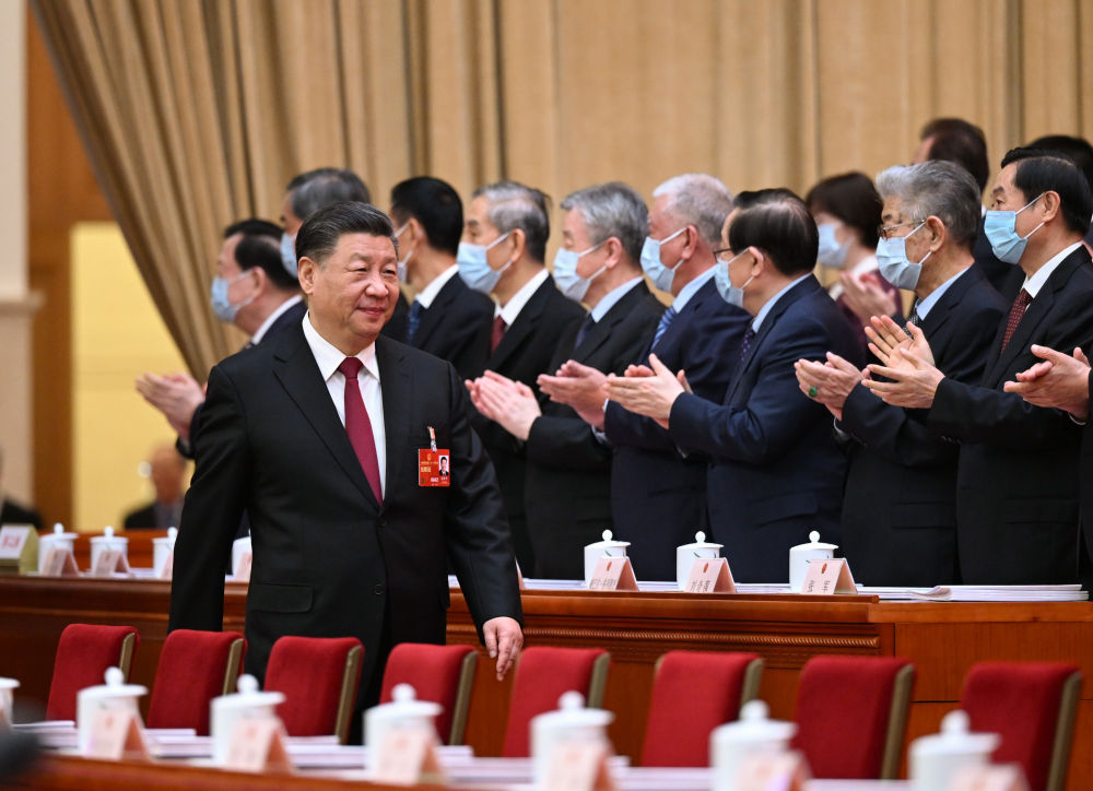 十四届全国人大一次会议在京开幕 习近平等在主席台就座1.jpg