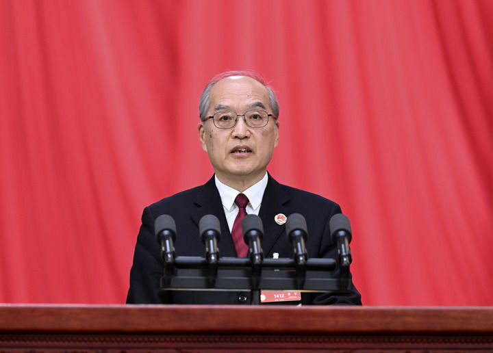 十四届全国人大一次会议举行第二次全体会议 习近平等在主席台就座4.jpg