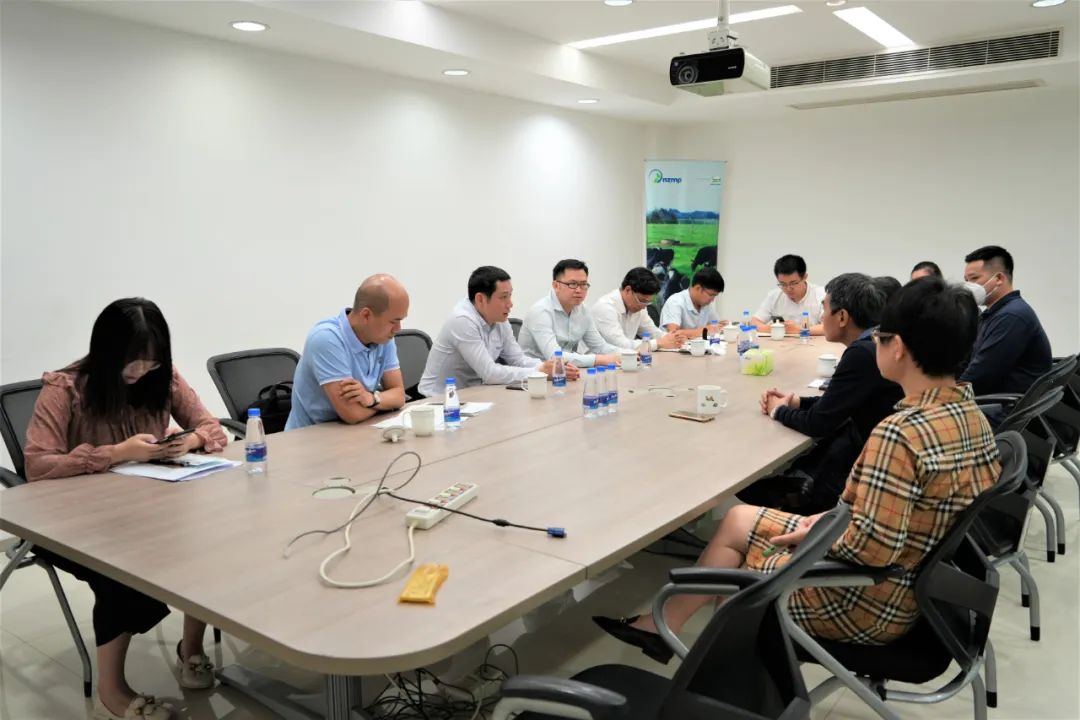 稳外贸促消费！市商务局党组书记、局长黄识航到港口调研1.jpeg
