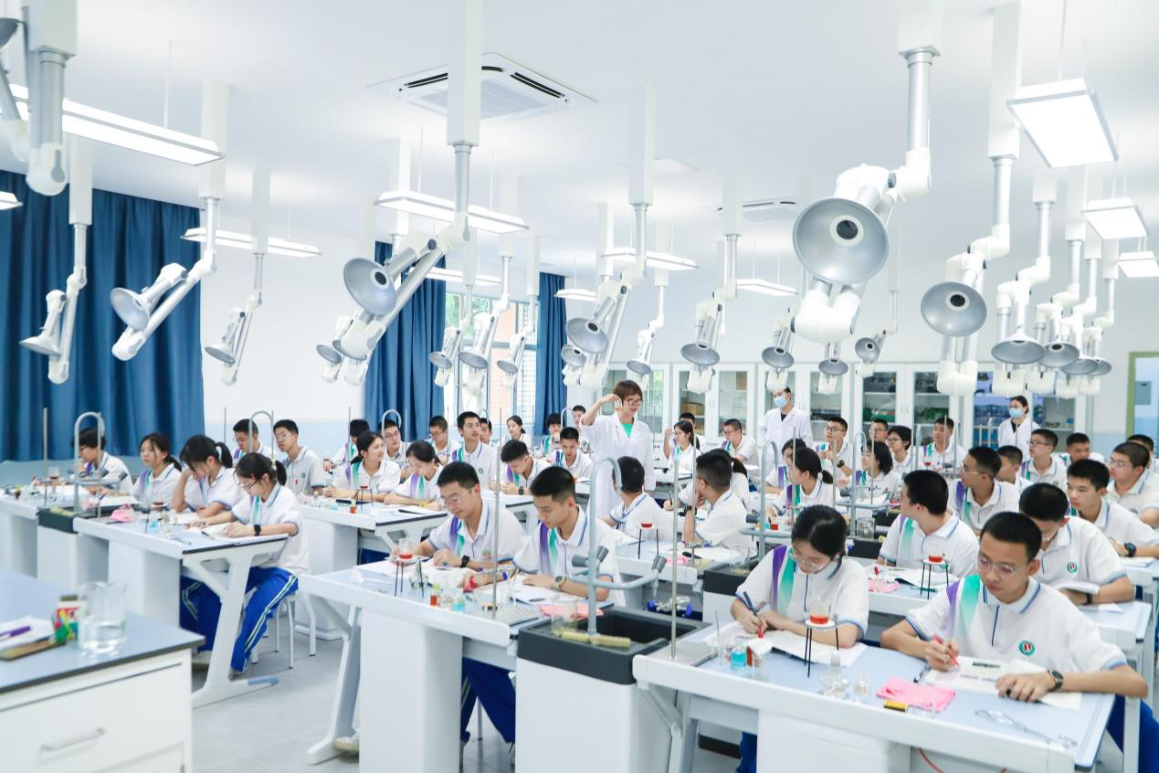 华辰中学04.png
