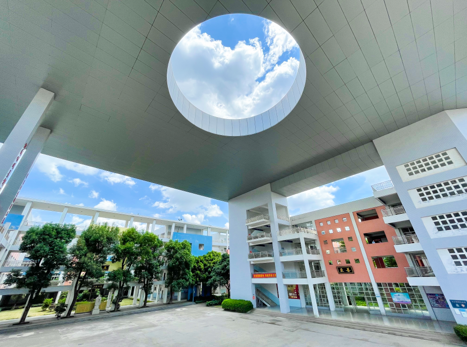 华辰中学02.png