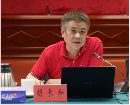 政企同心谋发展，双向奔赴开新局！港口镇召开企业家座谈会2.png
