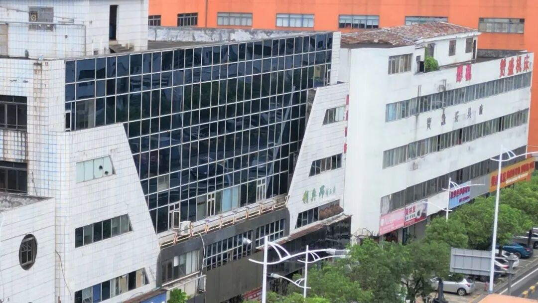 沙口社区小榄大道北47号、49号整治提升前..JPG