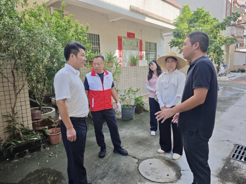 严抓不松懈，防控不缺位！镇领导一线督导基孔肯雅热疫情防控工作