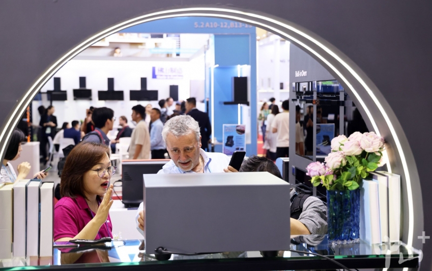 315 firms in Zhongsh...