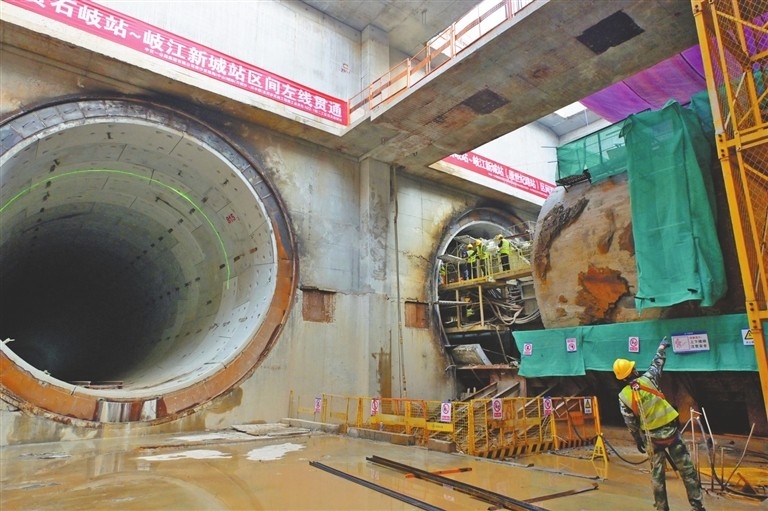 The right tunnel of the Shiqi-Qijiang New Town section. Photo by Miao Xiaojian