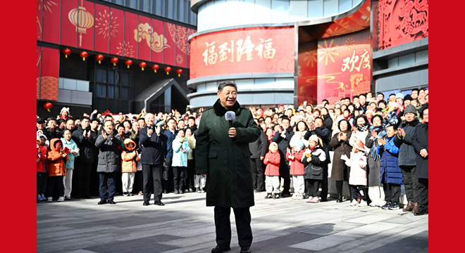 习近平春节前夕在北京看望慰问基层干部群众