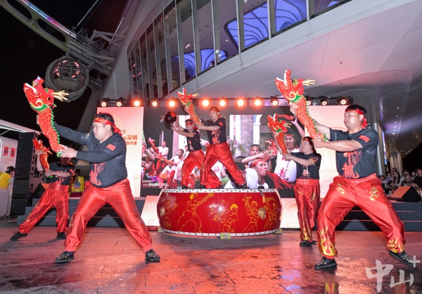 The Drunken Dragon Dance performance. Photo/Zhongshan Daily