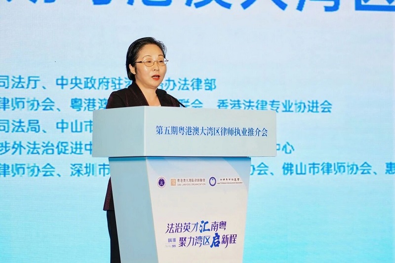 中央政府驻港联络办法律部副部长张玉梅