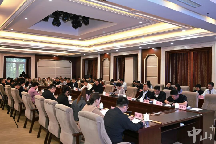 同江市政府与中山市商贸团交流座谈。记者 张景天 摄.jpeg