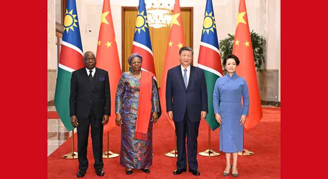 习近平同纳米比亚总统恩代特瓦会谈