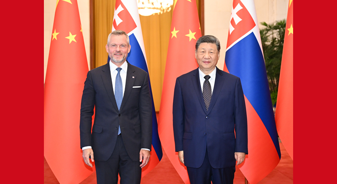 习近平同斯洛伐克总统佩列格里尼会谈