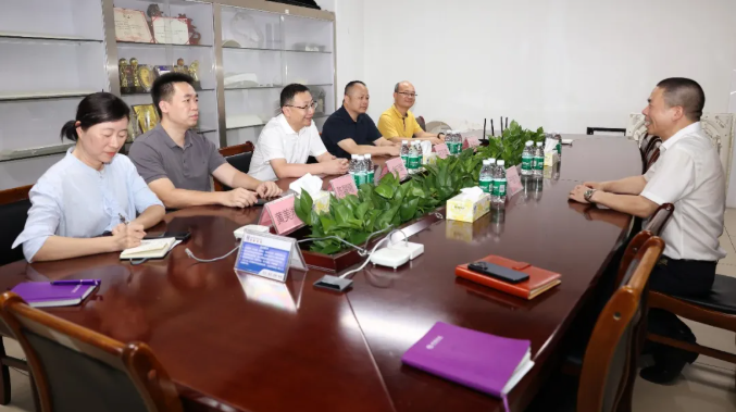 市人大常委会调研组到小榄走访调研企业