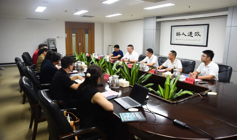 中国照明电器协会驻会副理事长刘升平到访古镇镇