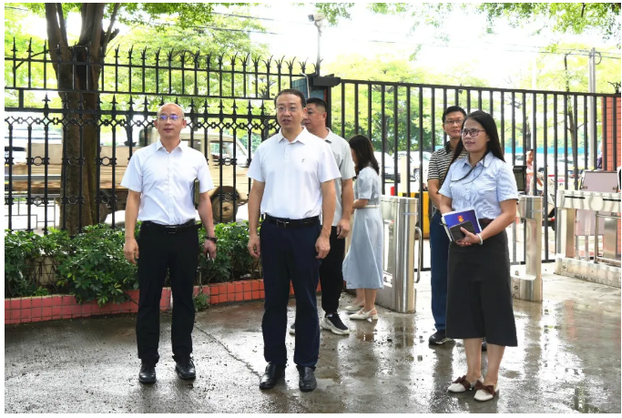 护航平安有序开学！港口镇开展秋季学期开学安全检查.png