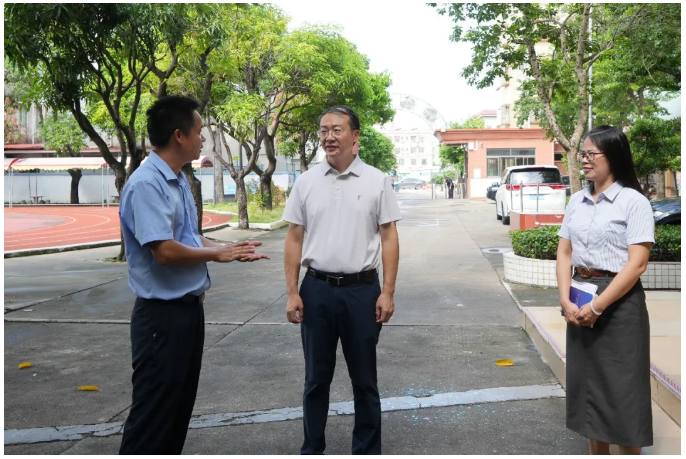 护航平安有序开学！港口镇开展秋季学期开学安全检查1.png