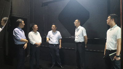参观实验室4.JPG