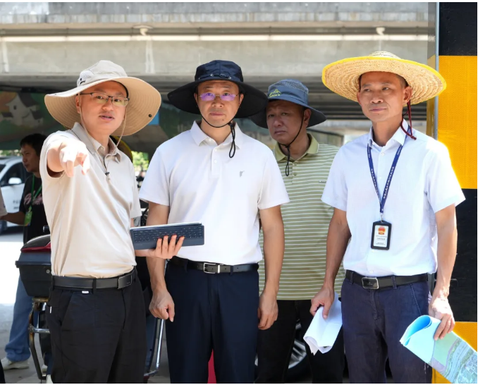 下决心攻坚提质！港口镇主要领导调研三角快线沿线风貌提升工作.png