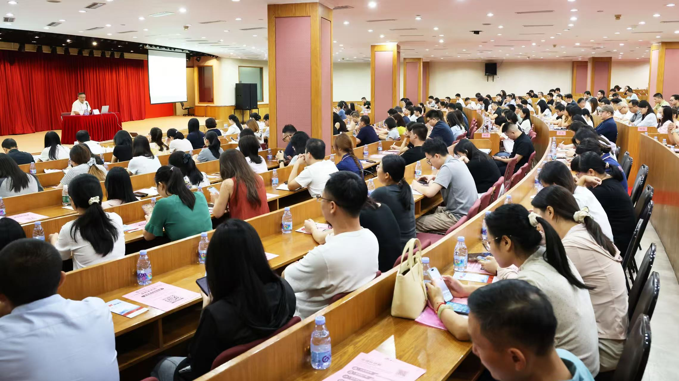 中山市商务局召开第140届广交会筹备会 助力企业抢抓外贸机遇