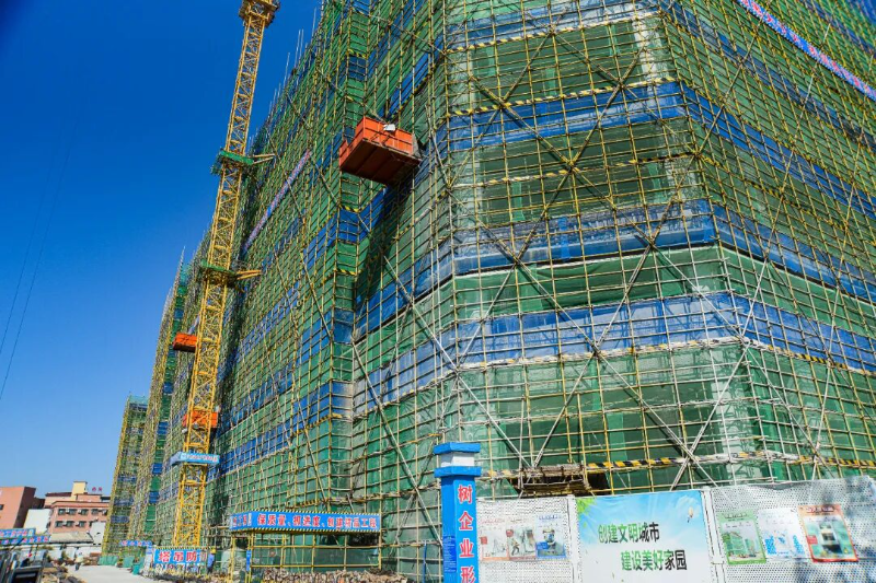 镇领导督导检查重点建设项目安全生产与“两热”防控工作