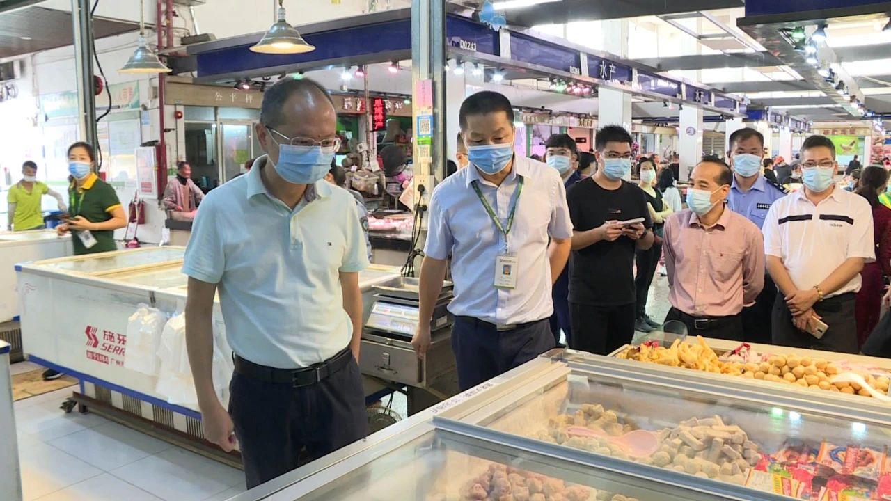 2020-11-19梁战文检查重点单位疫情防控工作001.jpg
