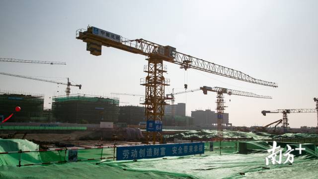 康方湾区科技园施工现场。卢子衡摄。