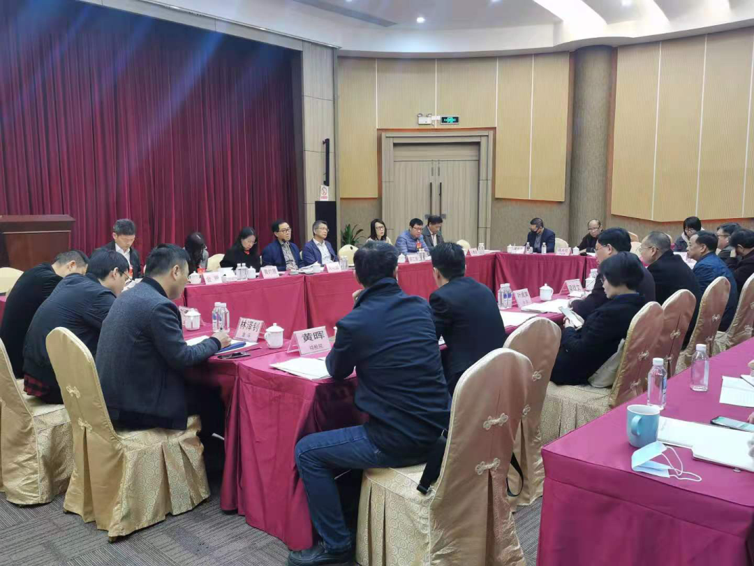 2020-12-24市人大常委会副主任关瑞麟一行到我镇游戏游艺产业城参观调研002.png