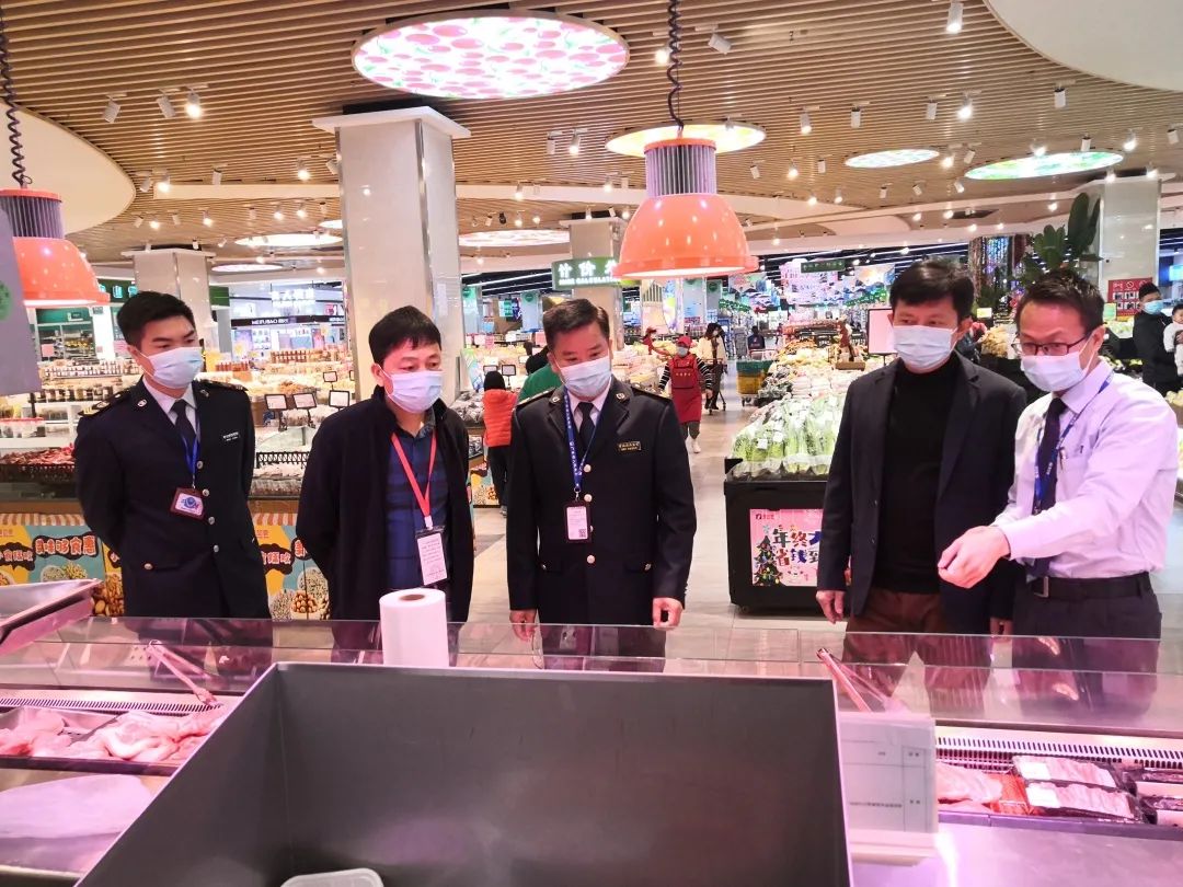 2020-12-25港口镇市场监管分局开展第七期“全民查餐厅”活动.jpg