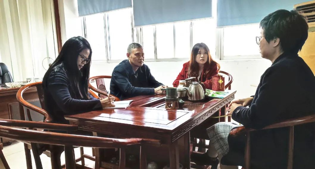 2022-4-22镇人大主席方小红带队到企业调研“妈妈岗”工作003.jpg