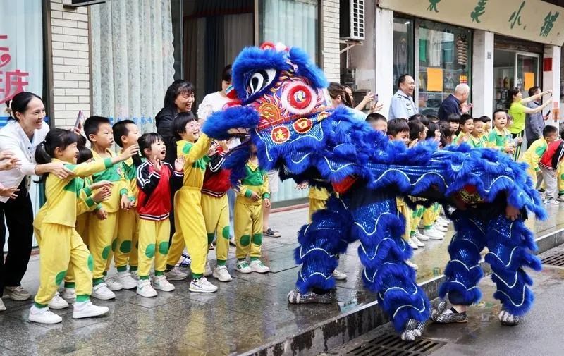港口镇举行民俗巡游活动005.jpeg