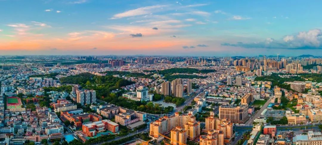 今年9月19日,平安广东建设工作会议在广州召开,沙溪镇因平安建设成绩优秀获授“平安鼎”。图为沙溪镇。 南方+ 叶志文 摄 图片