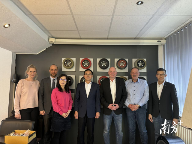 3月6日,小榄政企代表团拜访德国威卡集团。 图片