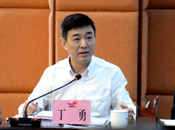 区党工委书记关瑞麟,党工委副书记,办事处主任丁勇,相关党政领导班子