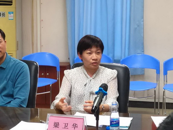 市卫健局梁卫华局长一行到隆都医院调研座谈