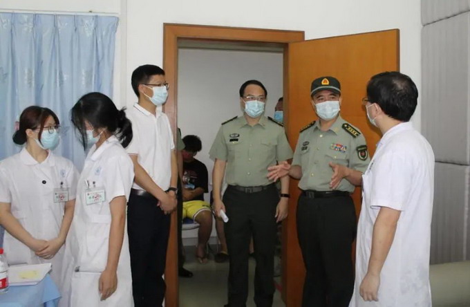 中山军分区副司令员李健到沙溪巡查指导征兵体检工作